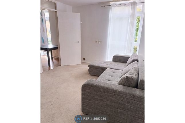 Flat, Pelham Road, London photo 5