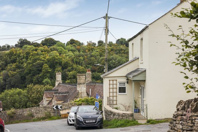 A Lovely 3 Bedroom Cottage Located In The Village Of Chalford Nr Stroud.