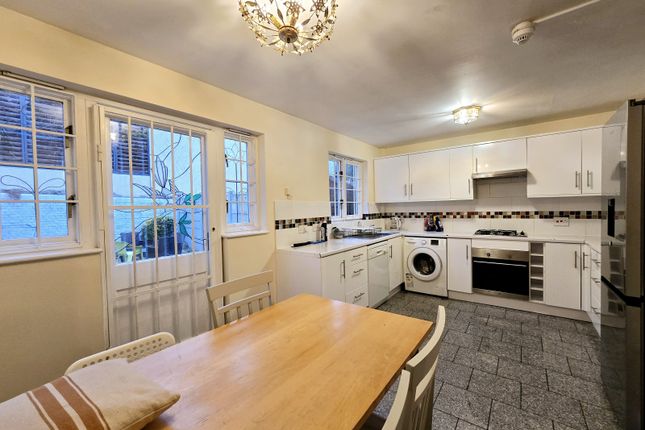 16, keats close, London photo 2