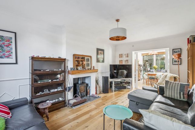 5, Meadow Close, Tring photo 4
