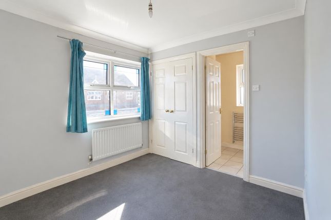 151, Alexandra Road, Southend-On-Sea photo 2