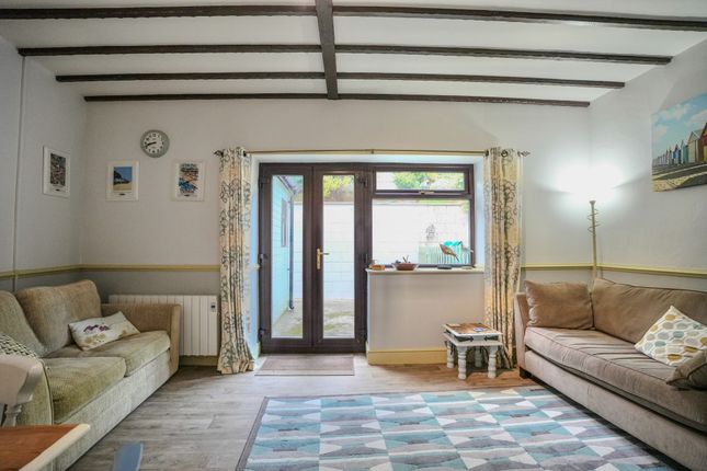 7 Hartington Road, Cromer photo 4