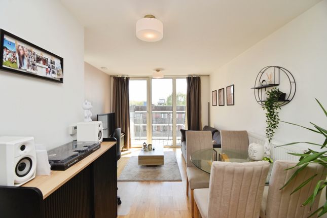 27/Hargood House, 7 Norway Street, London photo 3