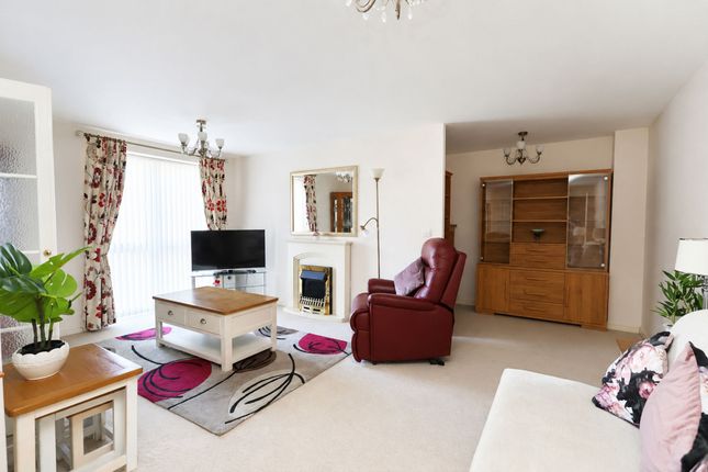 32 Marina Court 9-19 Mount Wise, Newquay photo 3