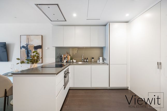 Versace, Damac Tower, London photo 5