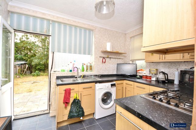 85 Stafford Avenue, Hornchurch photo 3