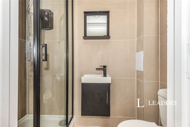Room 2, 1, Sherwood Crescent, Surrey photo 2