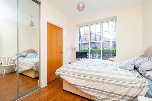 Flat for sale in Fitzhalan Court, Killick Mews Ewell Road, Cheam, Sutton