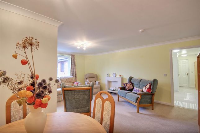 32, Goulding Court, Beverley photo 3