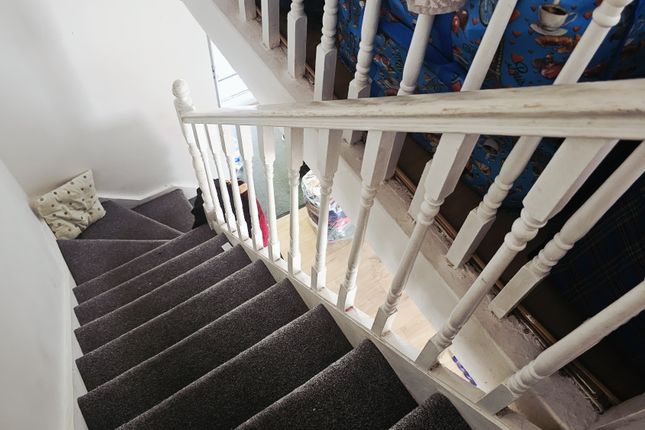 86, Stepney Green, London photo 4