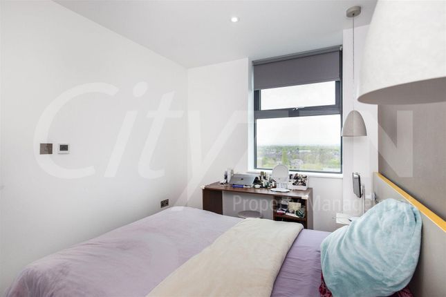 Flat to rent in Chester Road, Old Trafford, Manchester