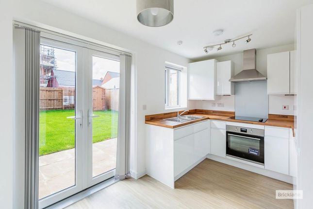 8, Sika Avenue, Rothwell photo 2