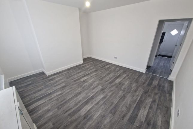 25, Coomassie Street, Manchester photo 3