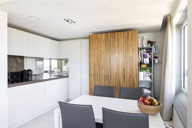 Flat for sale in Osnaburgh Street, Regents Park, London