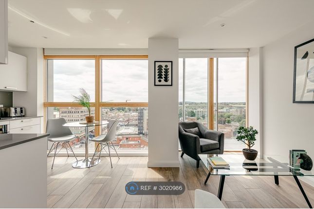 Studio flat on Studio Apartment, Berkshire House Queen Street, Maidenhead, £1,475/mo