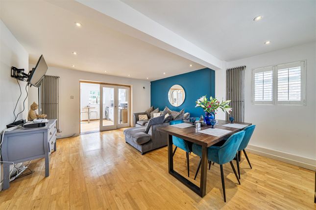 34, Wingfield Way, Ruislip photo 2