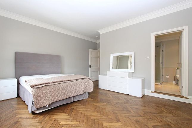 Flat 3, 40, Pont Street, Knightsbridge photo 3