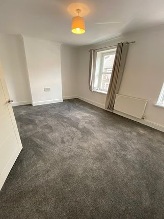 1, Emerald Street, Cardiff photo 3