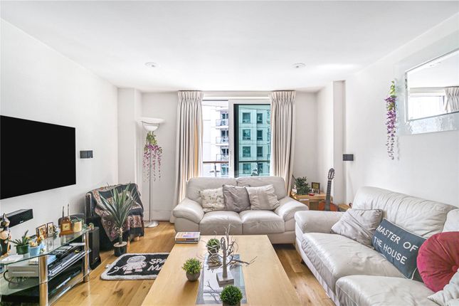 Flat 265 Drake House, 14, St. George Wharf, London photo 3