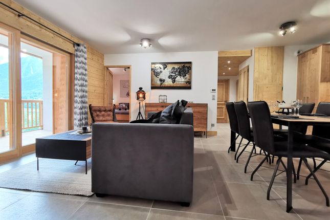 Apartment for sale in Les Carroz, Haute-Savoie, Rhône-Alpes, France