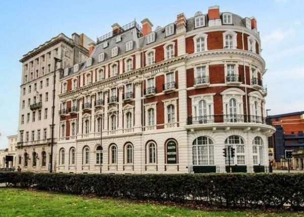 2-bed flat on 417 Imperial Apartments, South Western House, Southampton, £180,000
