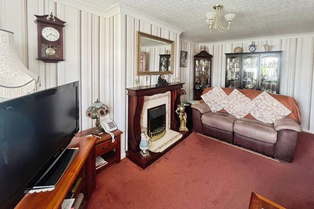 9, Highbridge Close, Bolton photo 2