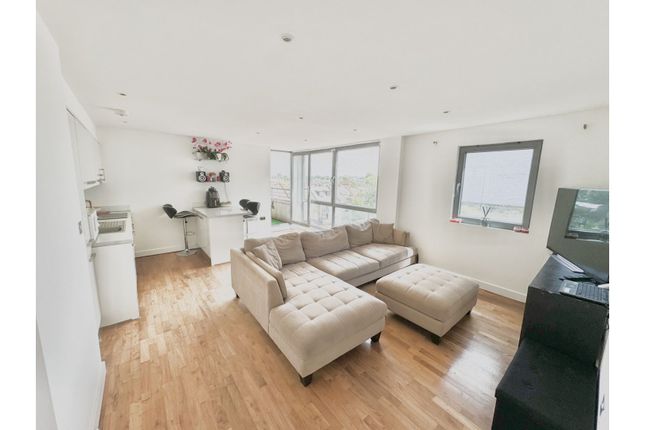 2-bed flat on Flat 10 2, Clement Avenue, London, £540,000