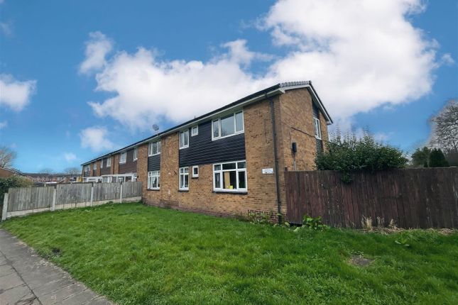 Thumbnail Flat for sale in Lingfield Avenue, Sale