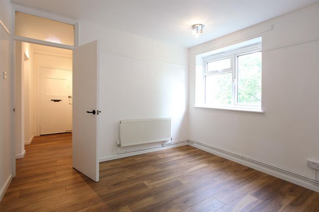 47, Lamport Close, London photo 4
