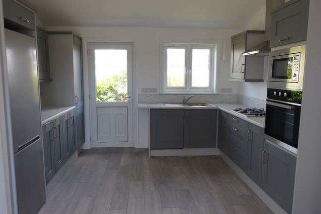 31, Manor Park, Penwithick photo 4