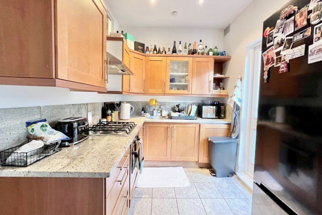 33c Clifton Gardens, London photo 4