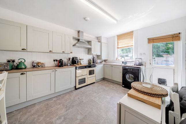190, Ellison Road, London photo 2