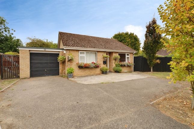 2-bed bungalow on 37, Mitre Close, Bury St. Edmunds, £350,000