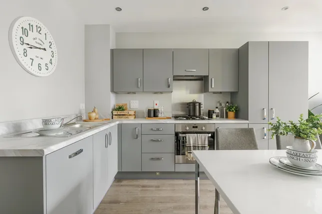 Taylor Wimpey Southern Counties - Regis Park