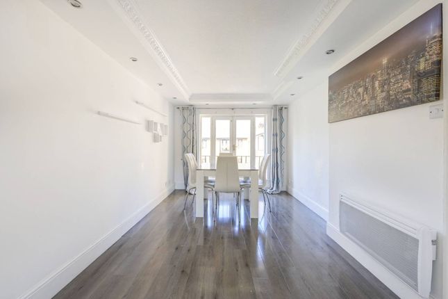 2-bed flat on Kennet Street, Wapping, £460,000
