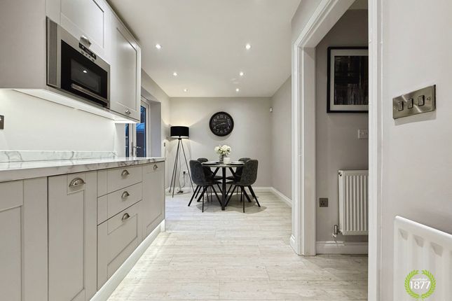 15 Kingsley Close, Blackburn photo 3