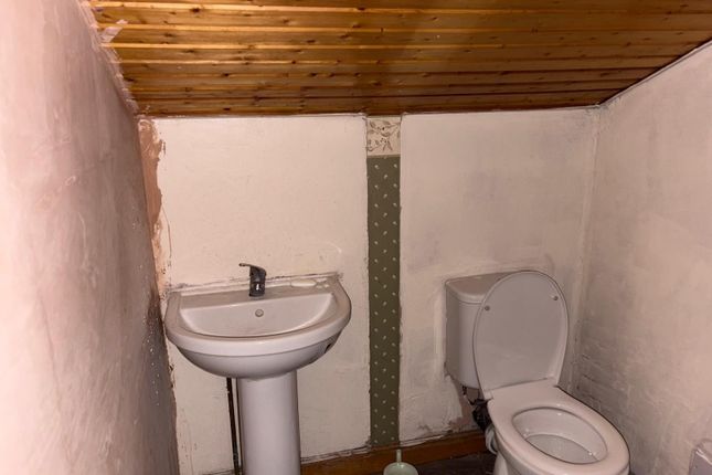 12A, DUCKWORTH LANE, BRADFORD photo 3