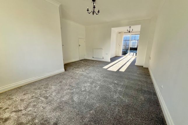 10, Claytonia Close, Roborough photo 4