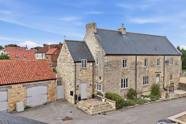 2-bed house on Manor Farm Cottage, Turner Croft, Sheffield, £375,000