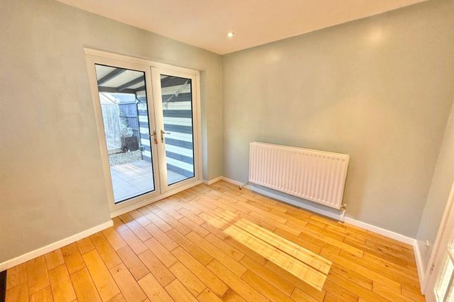 12, Studland Close, Mansfield photo 4