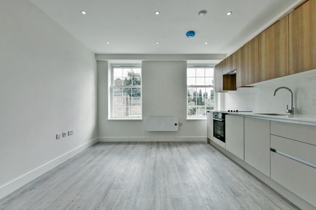 Thumbnail Flat to rent in Chapel Street, Marlow, Buckinghamshire