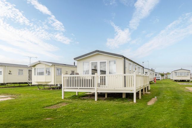 3-bed caravan on Grouse 32, California cliffs, Great Yarmouth, £25,000