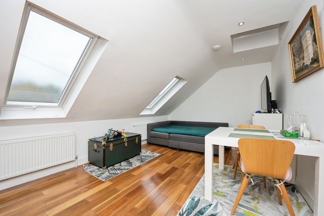 Flat 3, 7, Welldon Crescent, HARROW photo 2