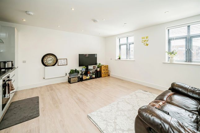 Flat 30, Sloane House, 1, Cambridge Place, Aylesbury photo 3