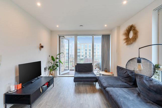 17 Medawar Drive, London photo 5