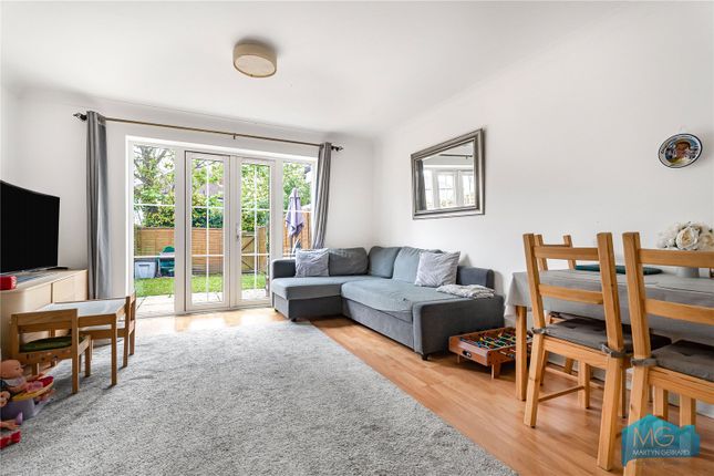 21, Arlington Green, Mill Hill photo 3