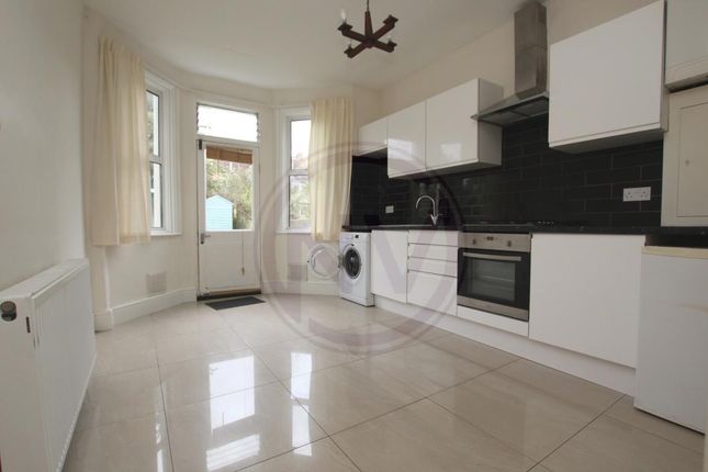 Flat for sale in Sydney Road, Harringay