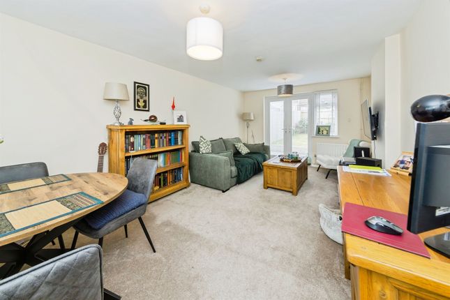 98, Manor Road, Burgess Hill photo 4
