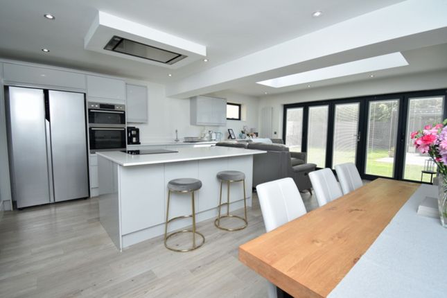 33 Apple Tree Close, Huntingdon photo 3