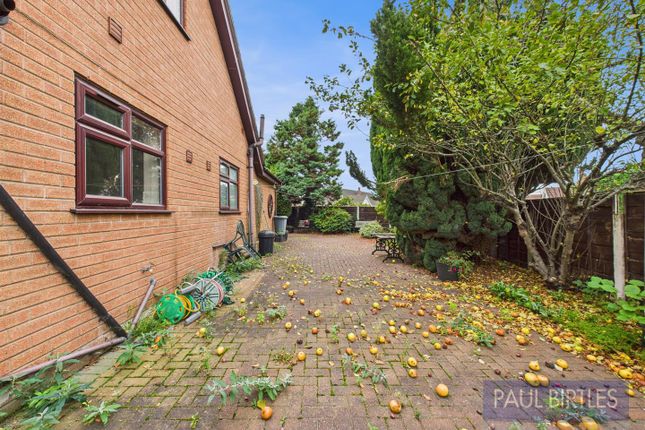 5, Woodhouse Road, Trafford photo 4